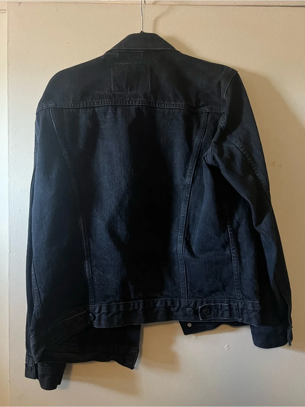 Levi's Men's Dark Black Denim Jacket - Picture 3 of 3